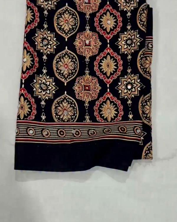 কালো মিরর গাজ্জী শাড়ি