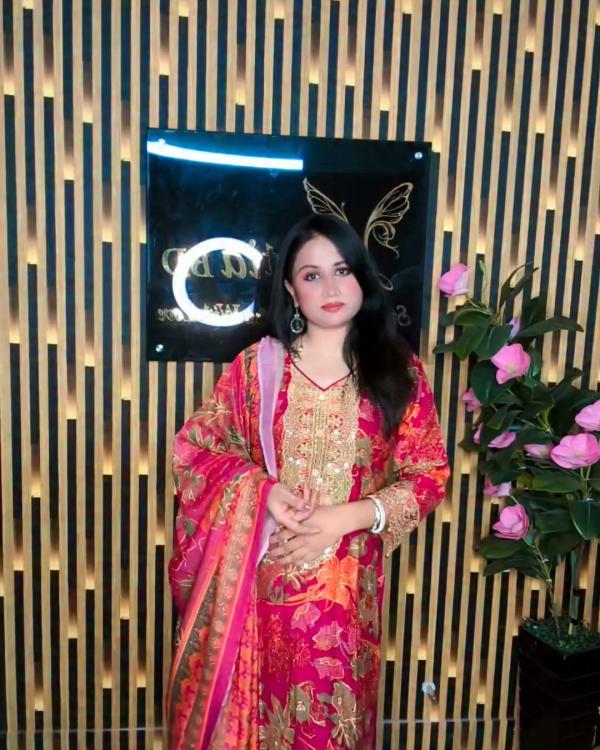 গোলাপি হেভি এমব্রয়ডারি থ্রিপিস
